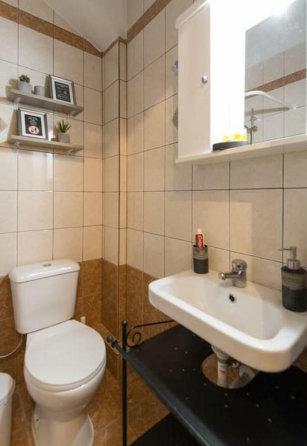 Central Studio! Fiber Wifi, Ac, Private, Self Check-In! Salonic Exterior foto